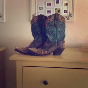 Cowboy boots - tooled leather - Dan Post brand